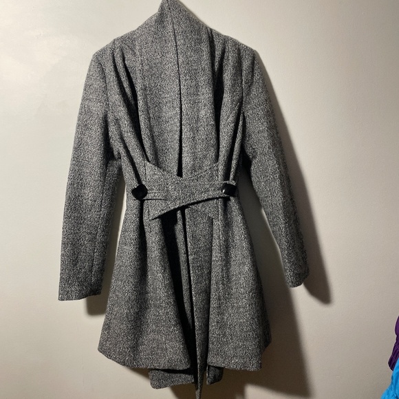 Grey Coat - Picture 6 of 7